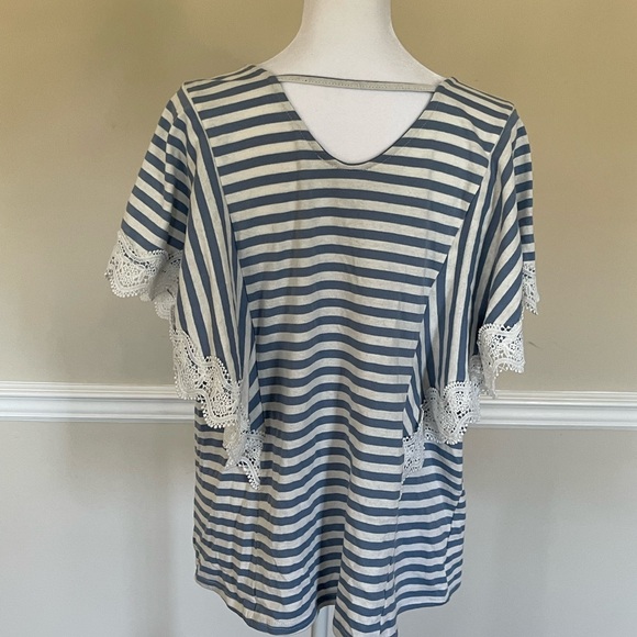 Main Strip Blue? White Stripped Blouse w/ Butterfly sleeves with lace trim - Picture 2 of 3